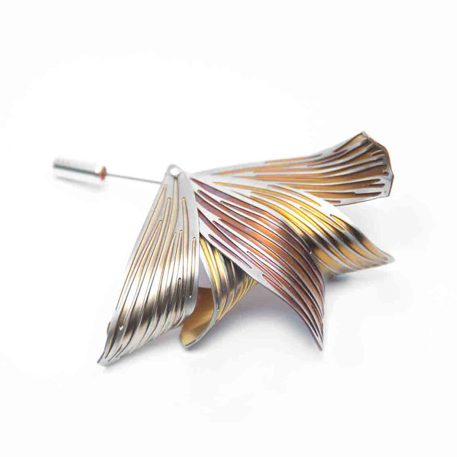 Five Petal Pin - Bronze/Maroon
